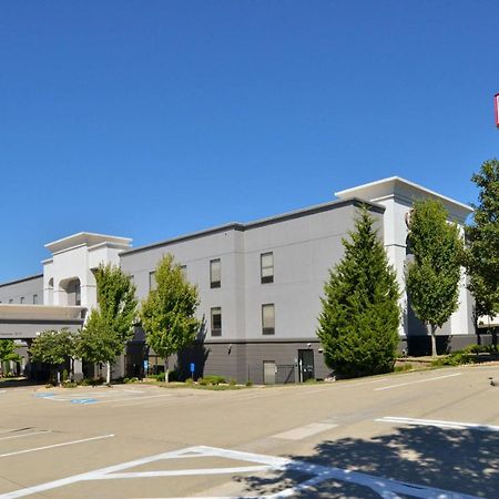 Hampton Inn Kansas City Northeast ภายนอก รูปภาพ
