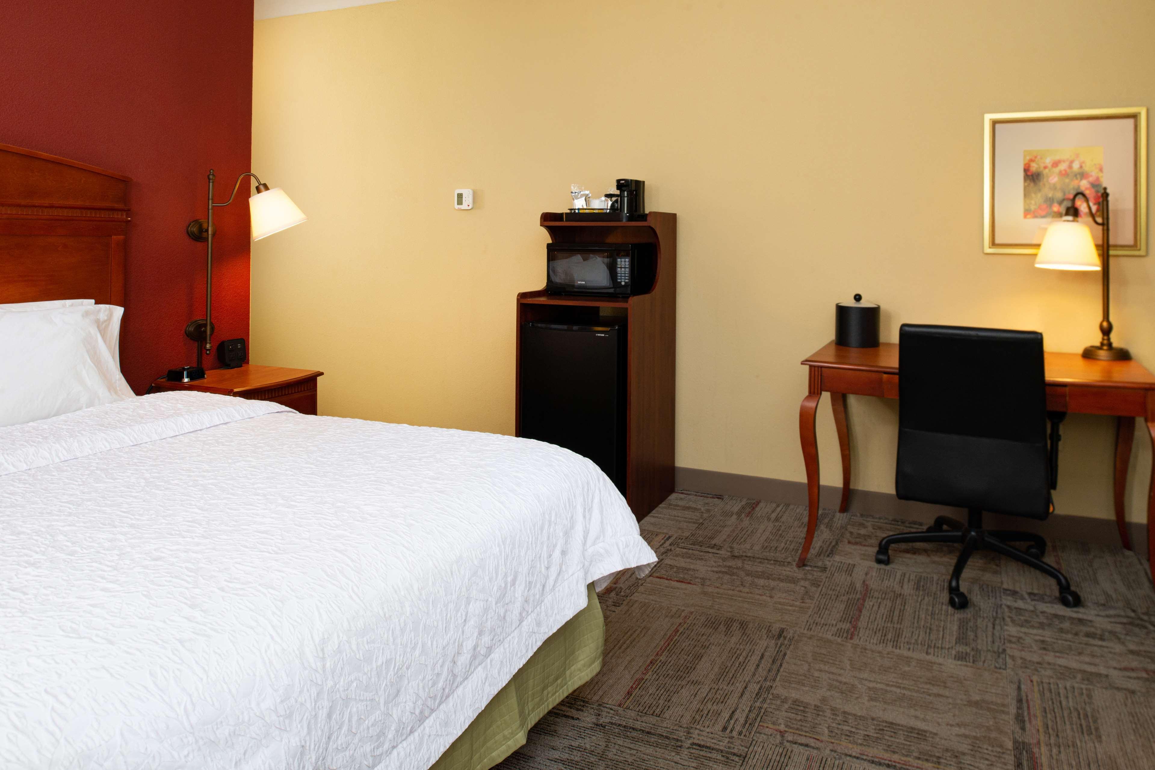 Hampton Inn Kansas City Northeast ภายนอก รูปภาพ