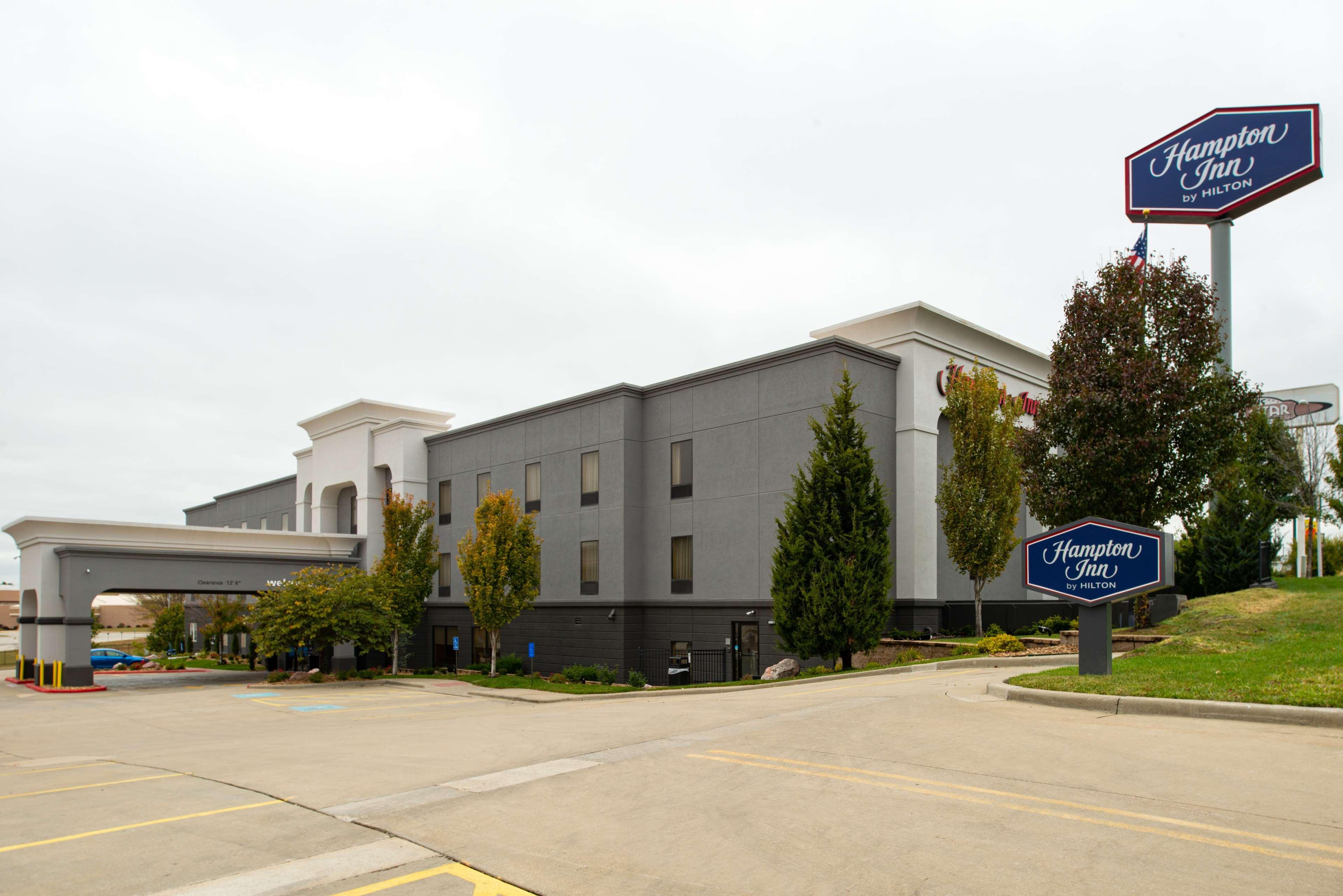 Hampton Inn Kansas City Northeast ภายนอก รูปภาพ
