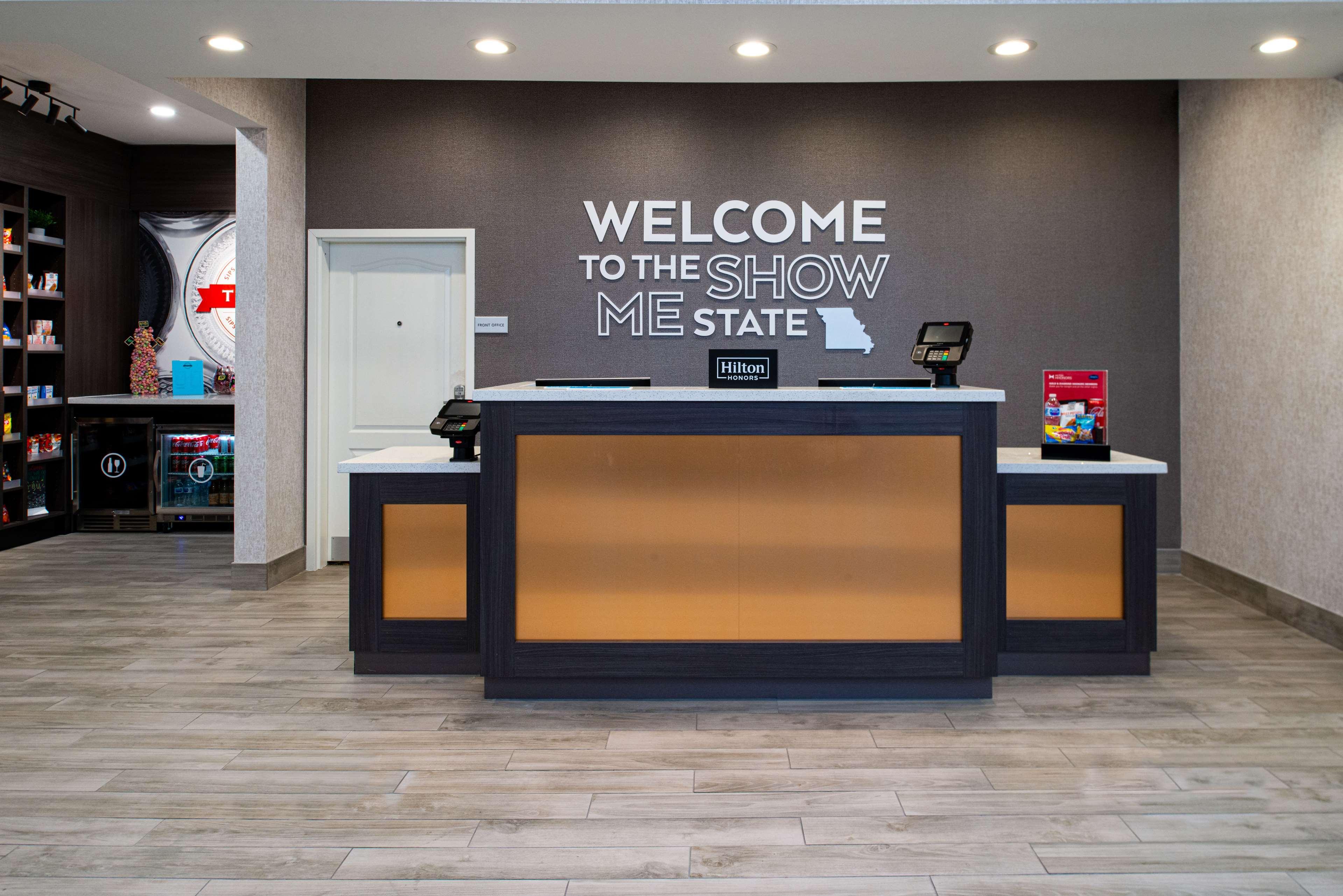 Hampton Inn Kansas City Northeast ภายนอก รูปภาพ
