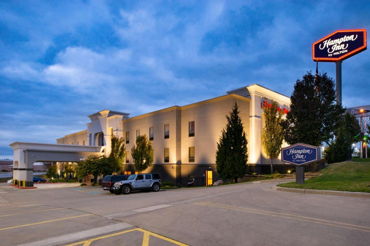 Hampton Inn Kansas City Northeast ภายนอก รูปภาพ