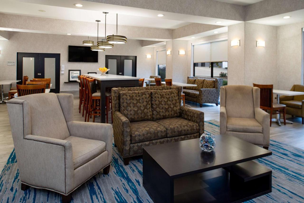 Hampton Inn Kansas City Northeast ภายนอก รูปภาพ