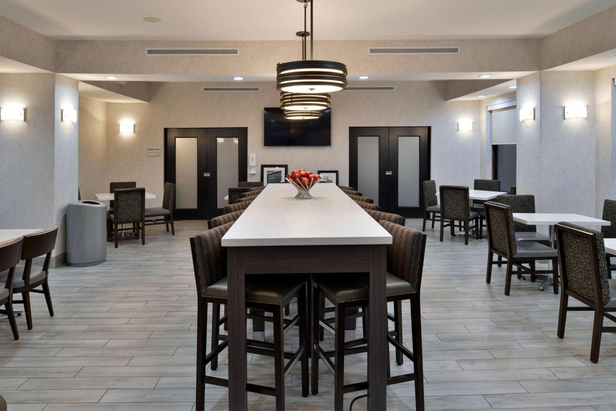 Hampton Inn Kansas City Northeast ภายนอก รูปภาพ