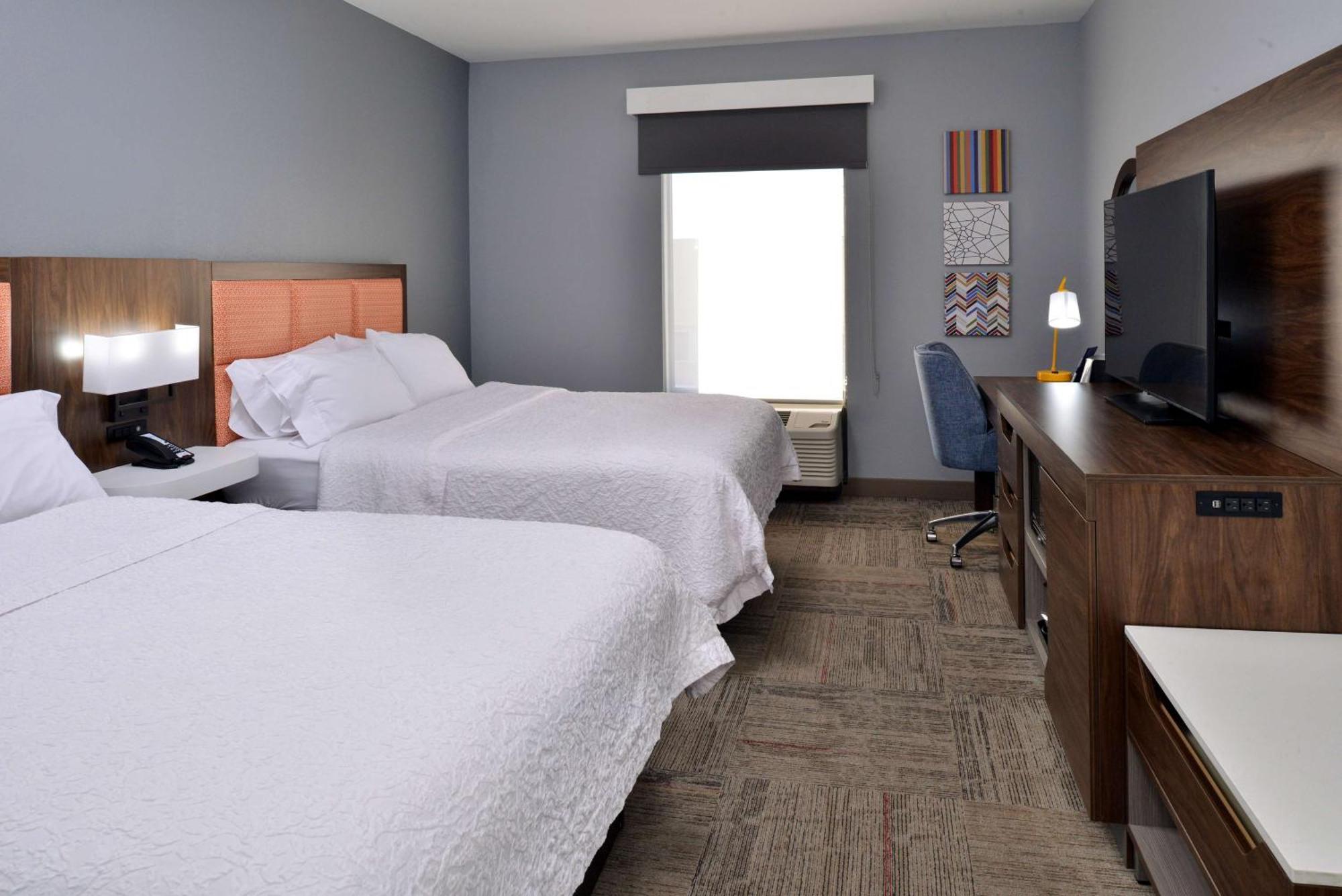 Hampton Inn Kansas City Northeast ภายนอก รูปภาพ