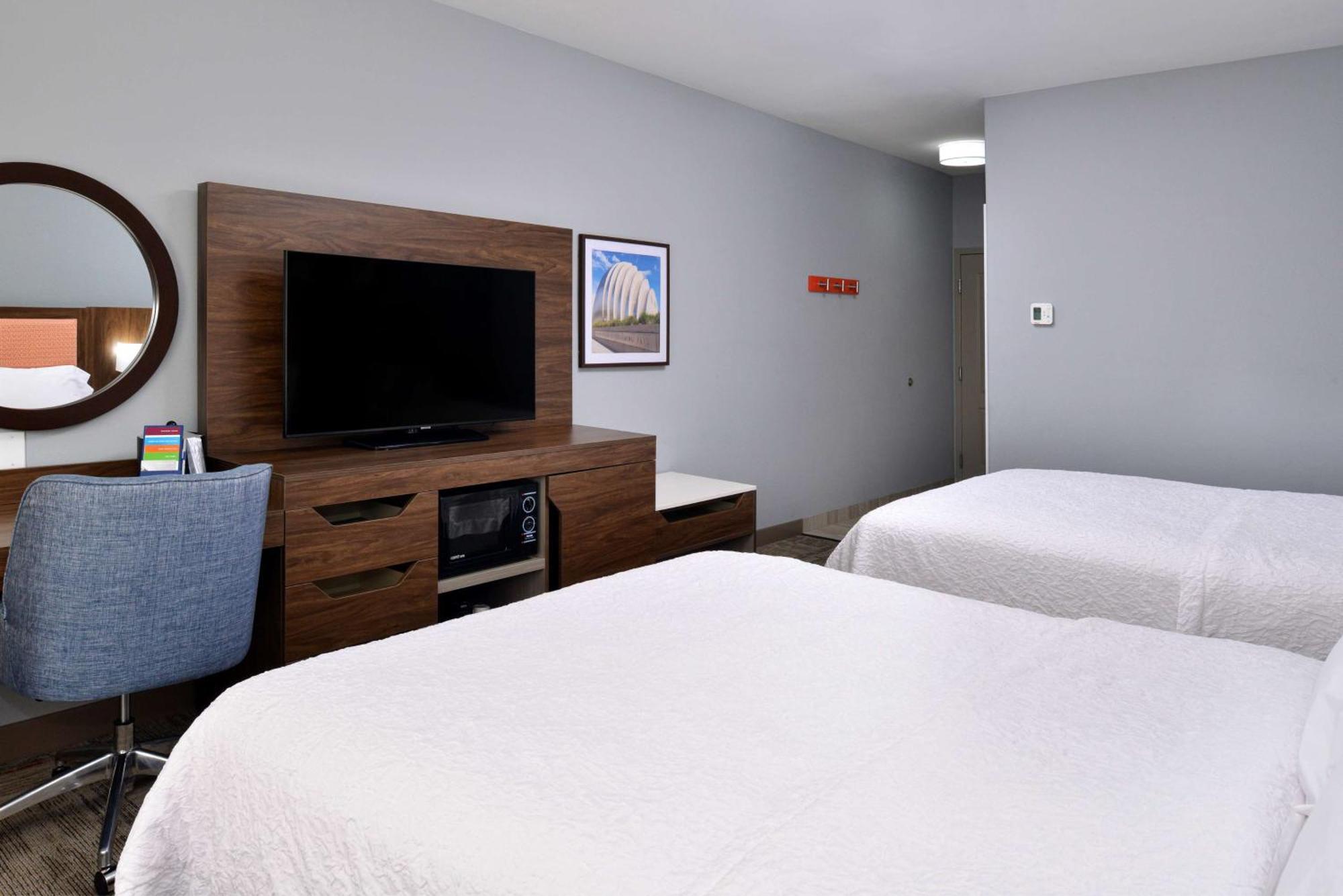 Hampton Inn Kansas City Northeast ภายนอก รูปภาพ