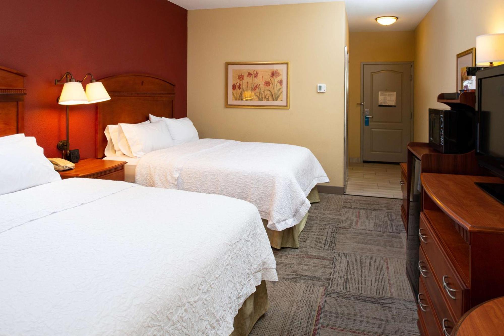 Hampton Inn Kansas City Northeast ภายนอก รูปภาพ