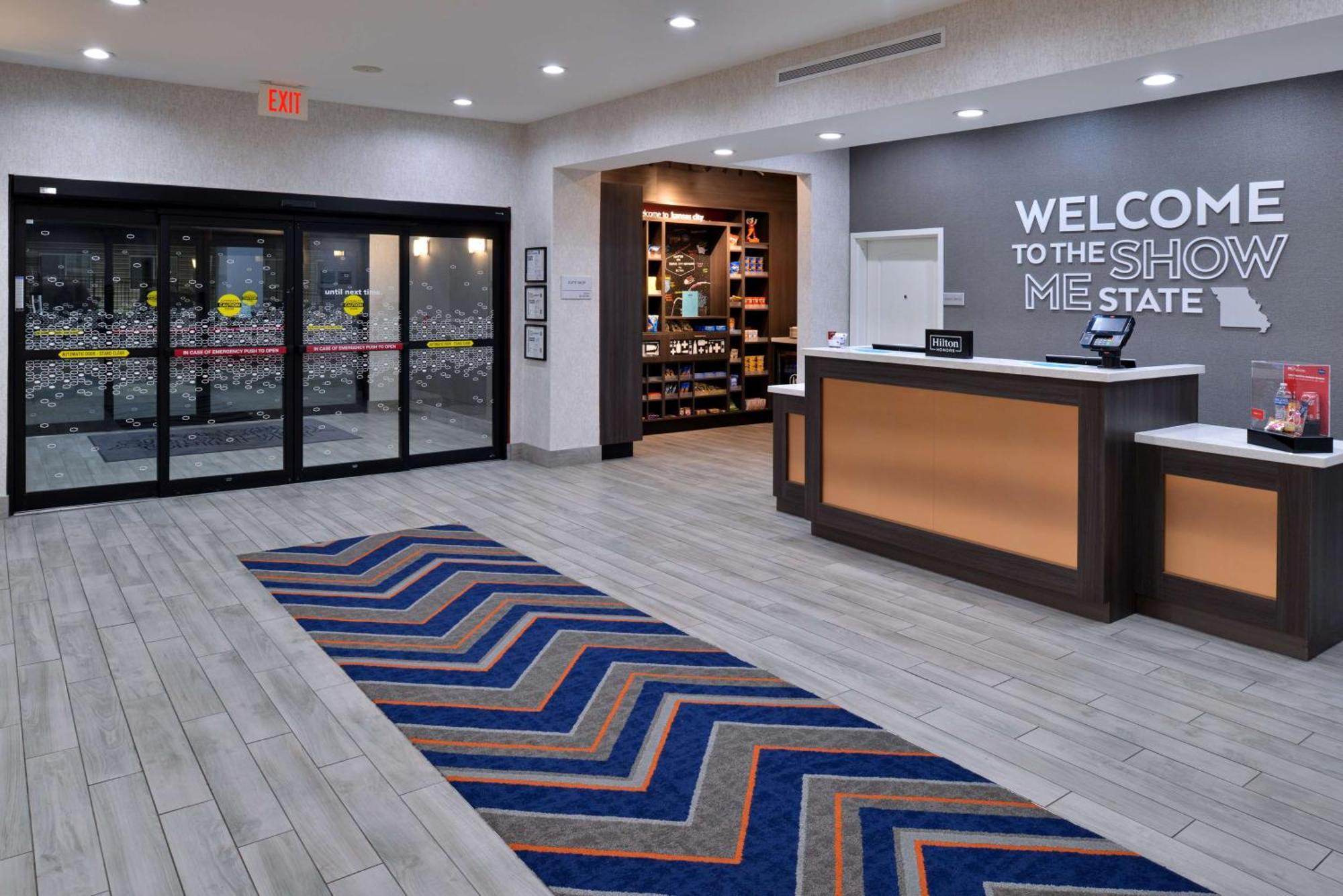 Hampton Inn Kansas City Northeast ภายนอก รูปภาพ