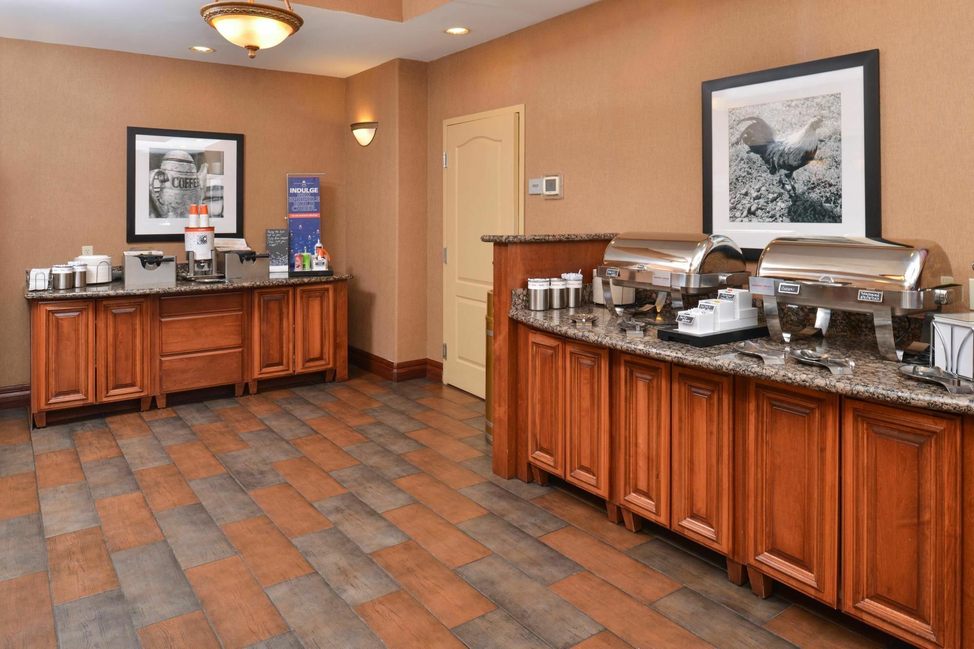 Hampton Inn Kansas City Northeast ภายนอก รูปภาพ