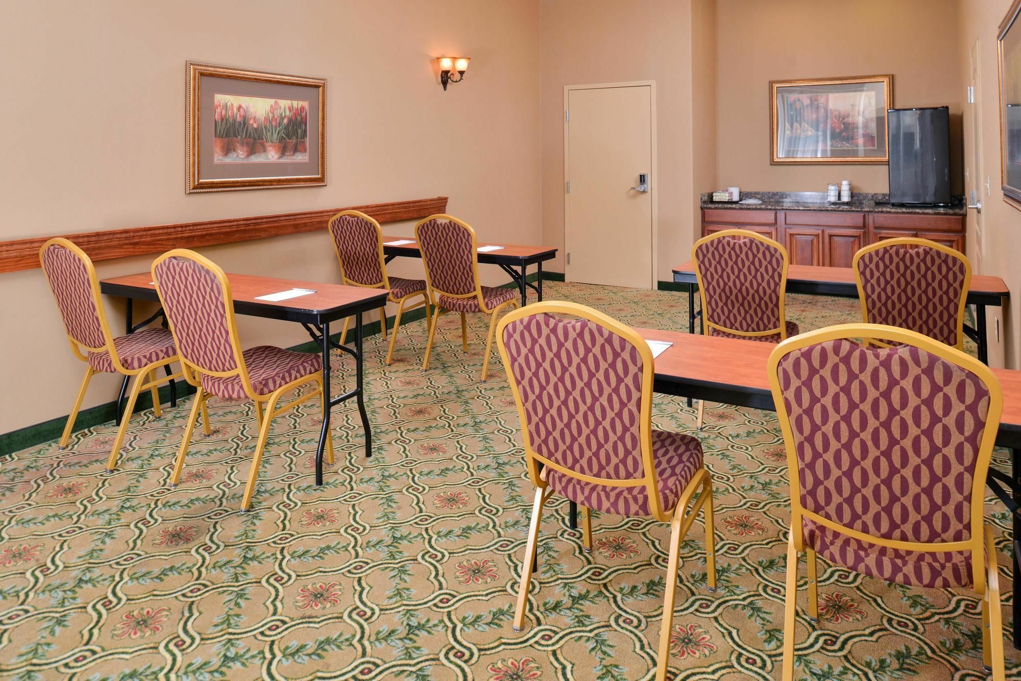 Hampton Inn Kansas City Northeast ภายนอก รูปภาพ